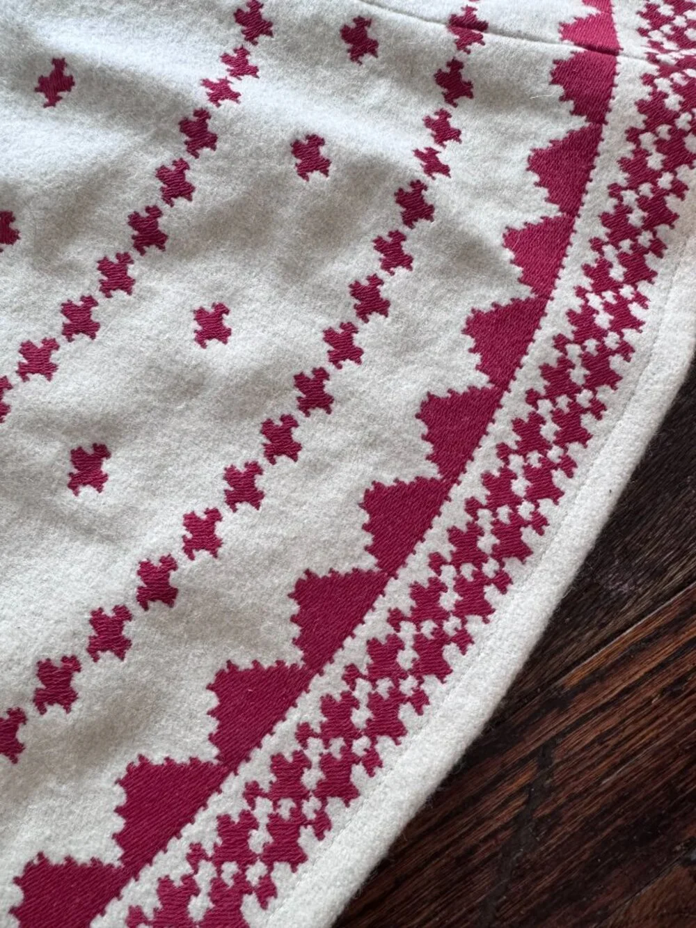 Crate & Barrel 'Ulsta' Nordic Cream & Red Embroidered Christmas Tree Skirt
